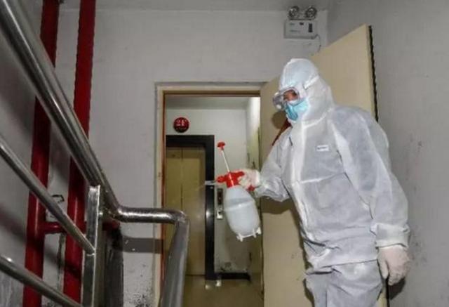 洗衣工确诊，衣物成传染源？舒兰疫情警示病毒环境传播风险