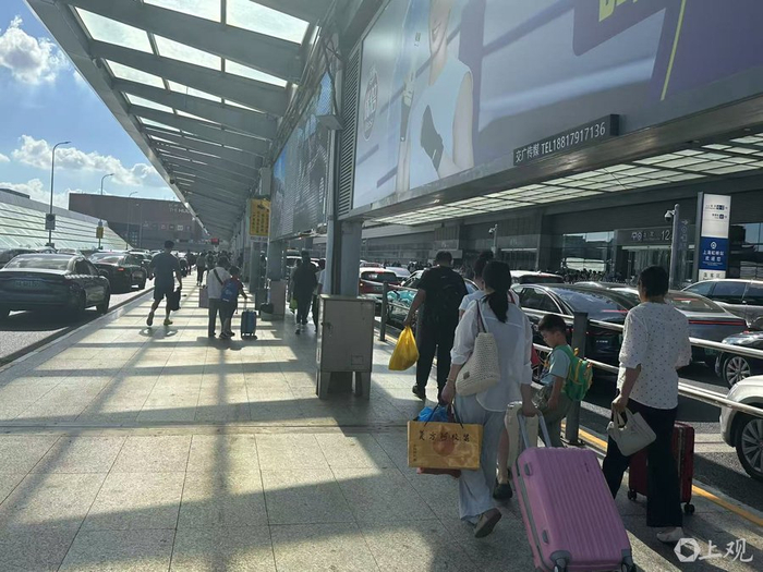 虹桥火车站未载客进入出发层/虹桥火车站空车驶入出发层拍照吗