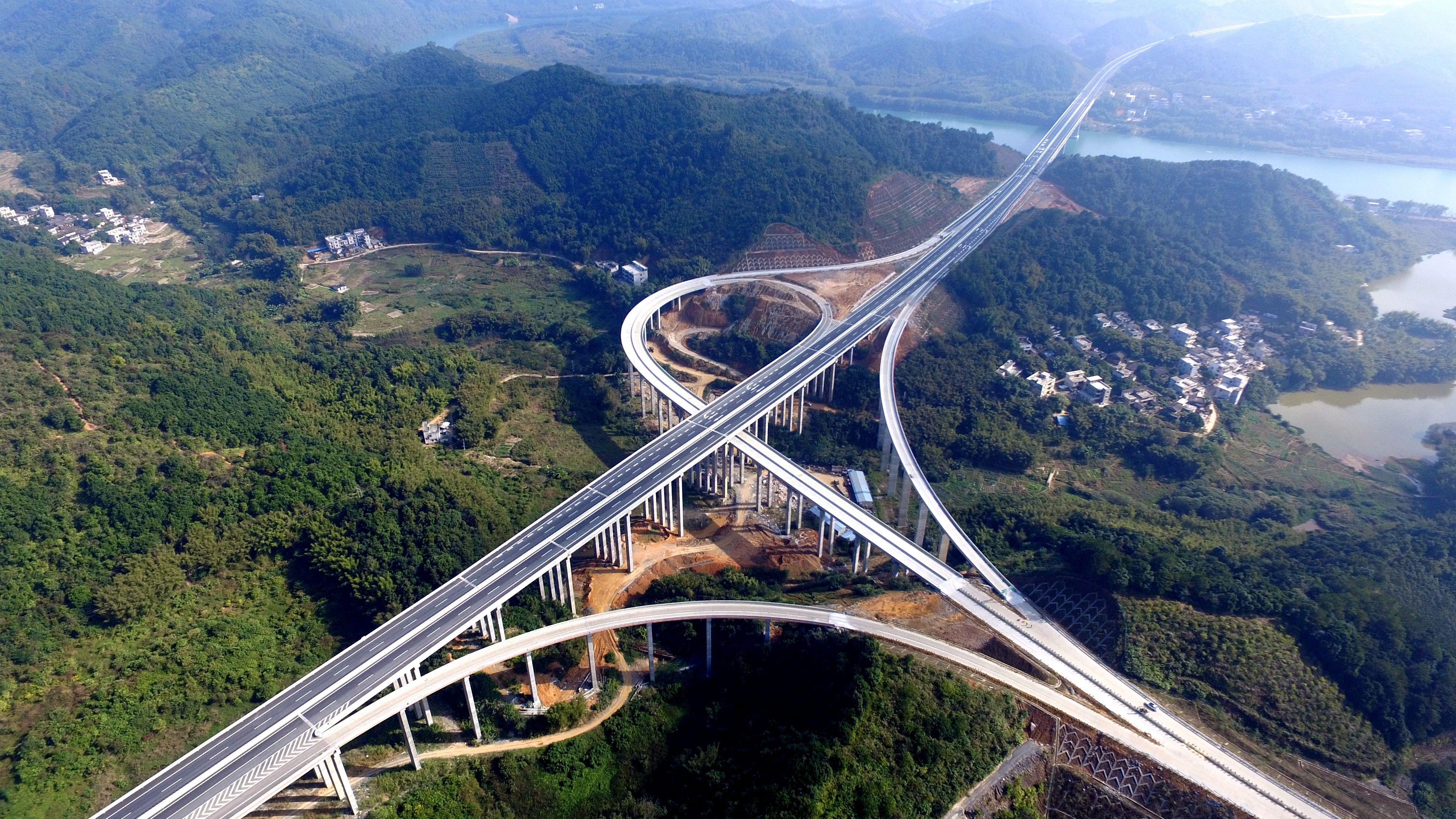 【高速免费2021年时间/2021高速路免费时间规定最新】