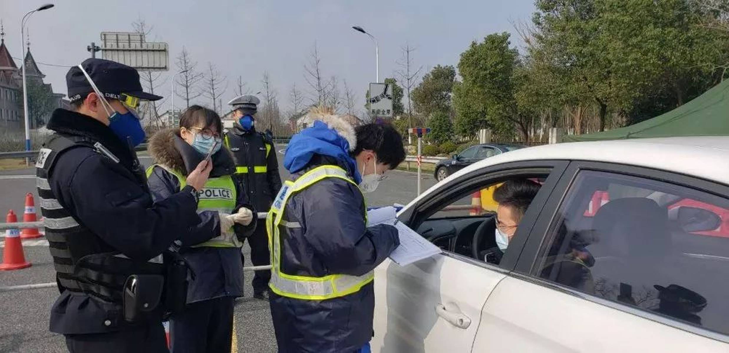 平湖疫情时期公安的照片/平湖公安新闻 平湖疫情时期公安的照片/平湖公安新闻