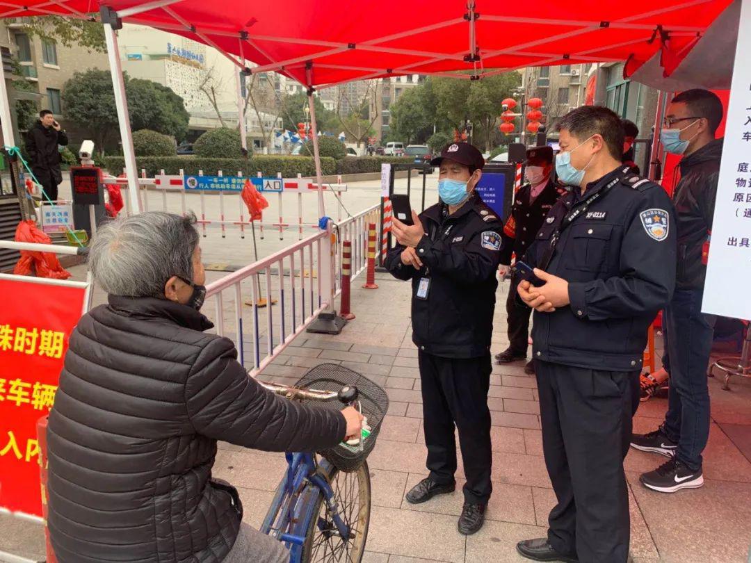 平湖疫情时期公安的照片/平湖公安新闻 平湖疫情时期公安的照片/平湖公安新闻