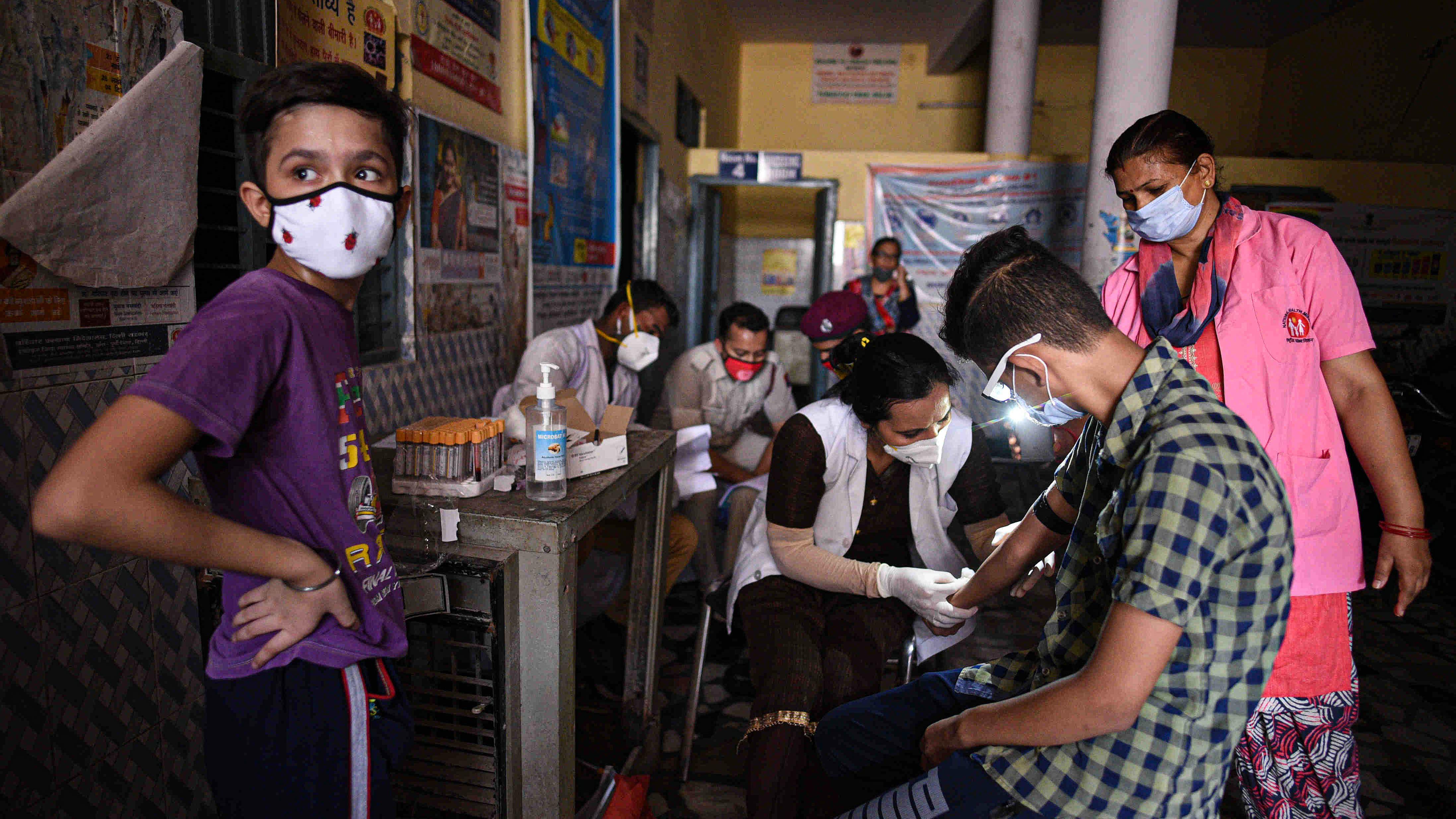 印度单日新增确诊41万/印度单日新增确诊病例