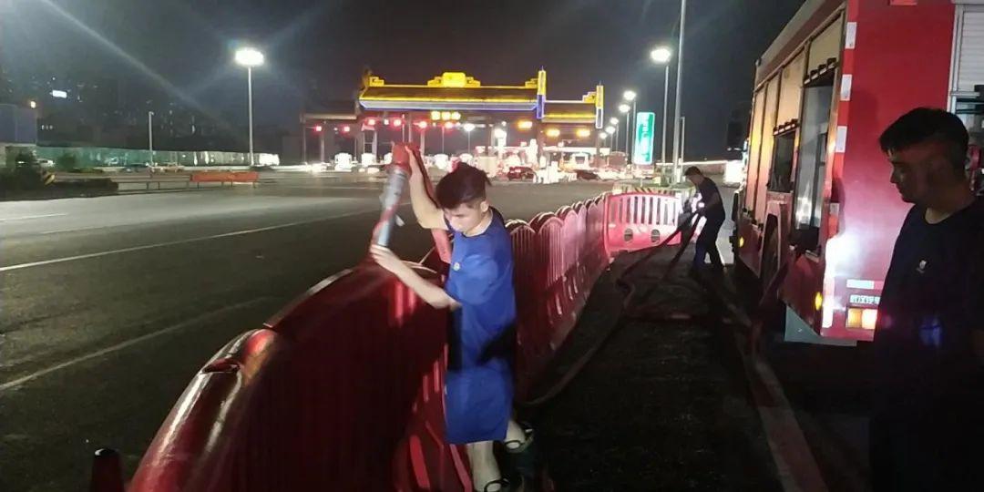 4月29日上高速5月1号凌晨下/4月29日上高速5月1号凌晨下l