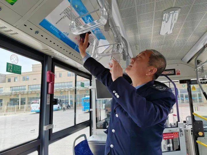 上海核酸阳性夫妇,一场意外风波中的城市温度 上海核酸阳性夫妇,一场意外风波中的城市温度