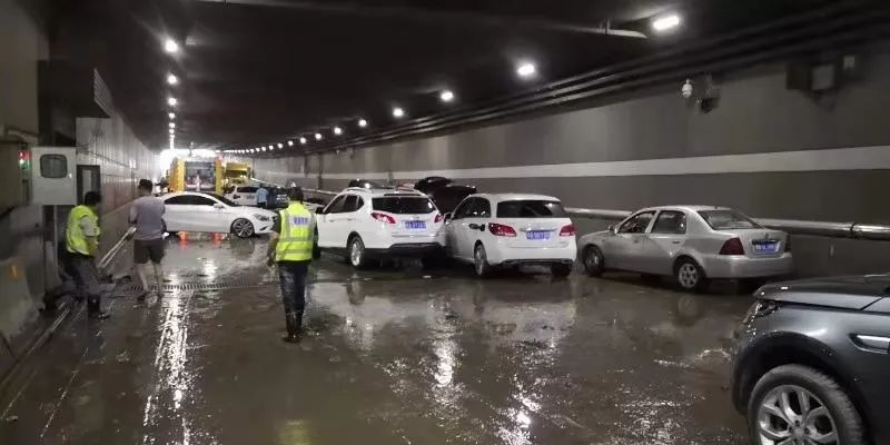 京广路隧道,一座城市的地下脉搏与集体记忆 京广路隧道,一座城市的地下脉搏与集体记忆