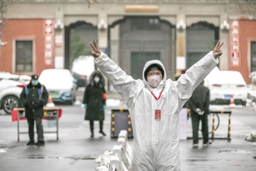 郑州疫情，严峻挑战下的全民防控