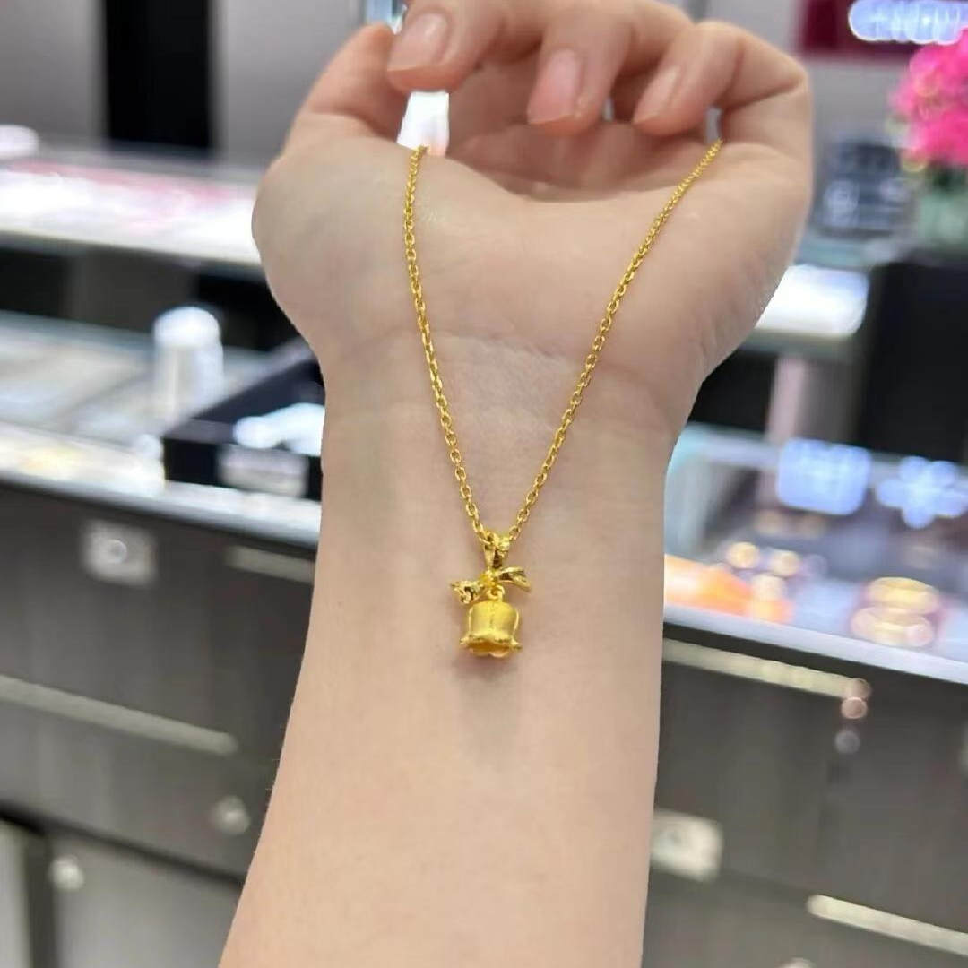 璀璨新风尚，周大福黄金项链女款最新款，演绎优雅与时尚的完美融合