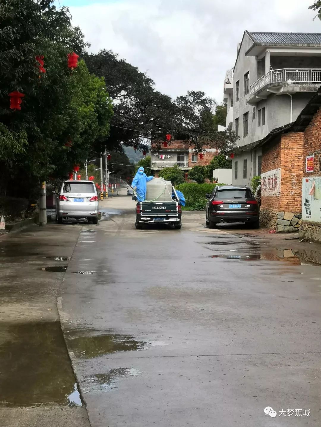 昆明白马小区黄码风波，一座城市的防疫缩影与人间温度