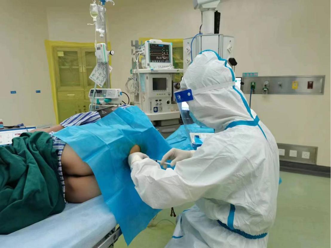 【新冠何时能取消全球紧急状态了/全球新冠什么时候能控制下来?今年还能出国旅行吗】