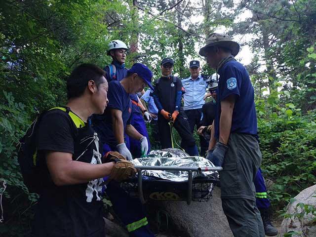 青岛新增9例本土确诊病例,活动轨迹公布涉超市、餐厅等多处场所 青岛新增9例本土确诊病例,活动轨迹公布涉超市、餐厅等多处场所