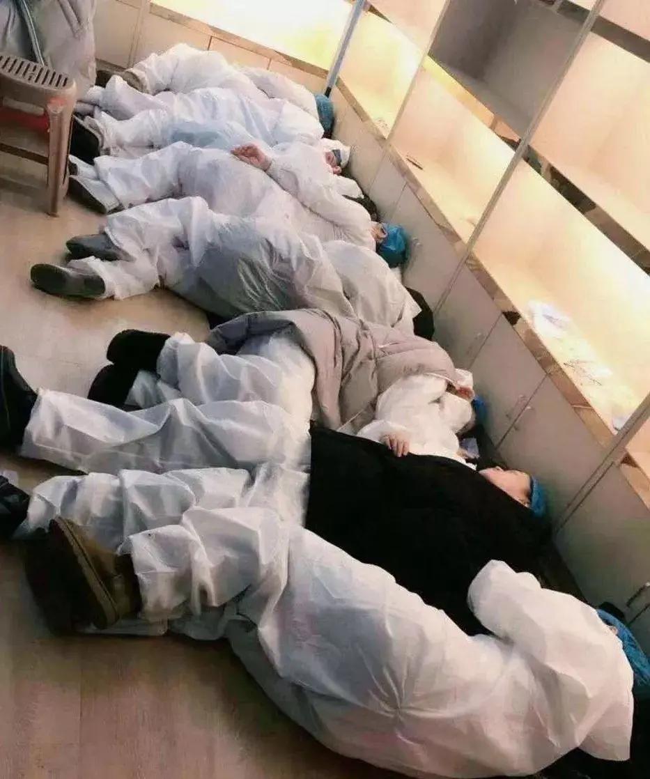 新冠病毒感染与痰中带血，原因、应对与预防指南