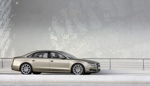 奥迪A8L W12的澎湃之心，揭秘6.0升排量的极致魅力