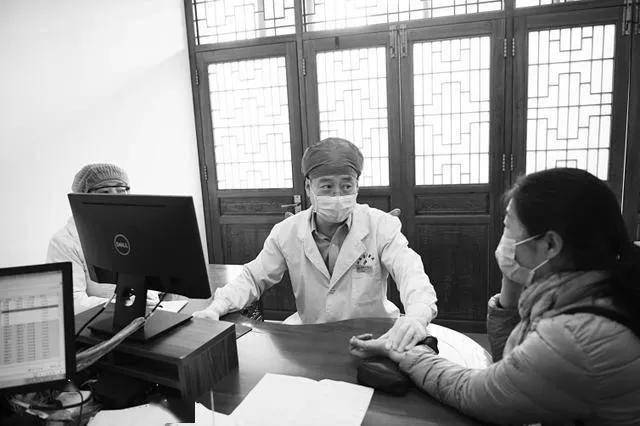 津门战疫显担当，中医专家的智慧与力量