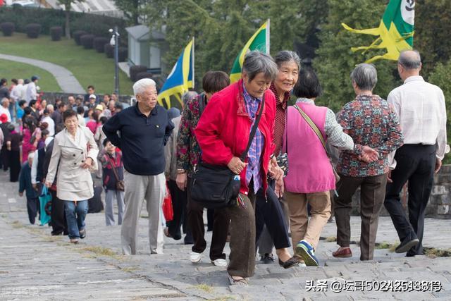 70岁以上老人旅游团鞍山/70岁以上的老人旅游团有优惠吗