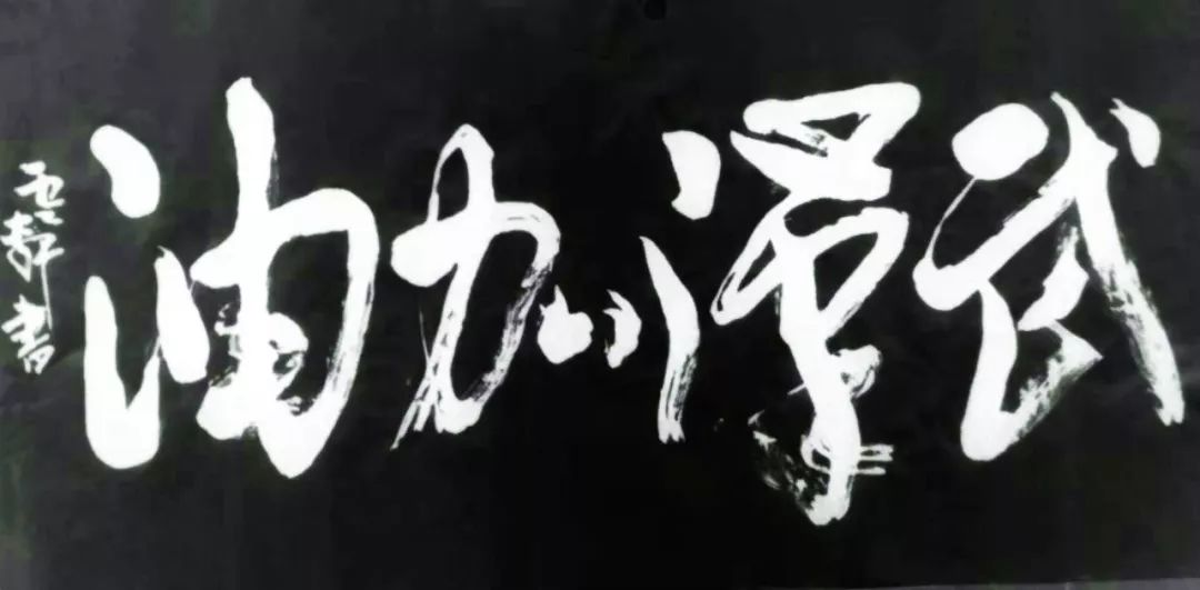 上海抗疫，众志成城，共克时艰