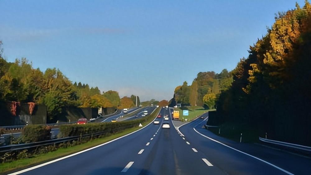 国庆假期高速免费通行指南，免费天数与出行建议