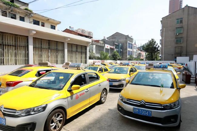 高速免费时间2020出租车免费吗?（出租车高速收费标准）