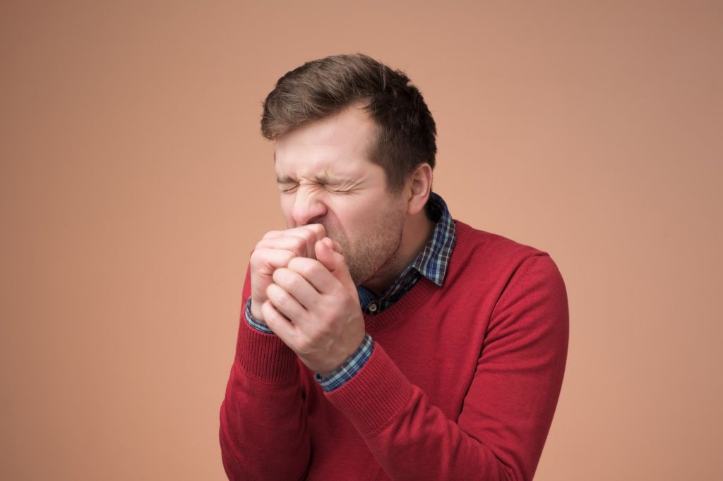 咳嗽是新冠症状吗?了解这些关键信息很重要 咳嗽是新冠症状吗?了解这些关键信息很重要