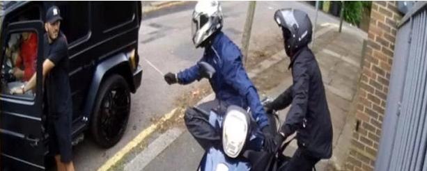 伦敦街头惊现持刀袭击事件，治安警钟再次敲响