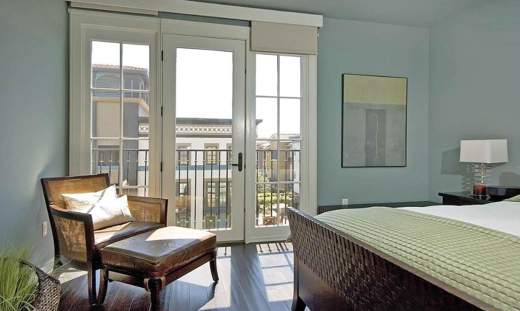 卧室阳台隔断图解，巧妙分隔，空间焕新