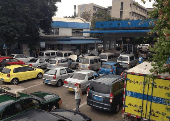 家庭小汽车年检新规出台,10年内仅需上线检测2次,车主迎来三大变化 家庭小汽车年检新规出台,10年内仅需上线检测2次,车主迎来三大变化