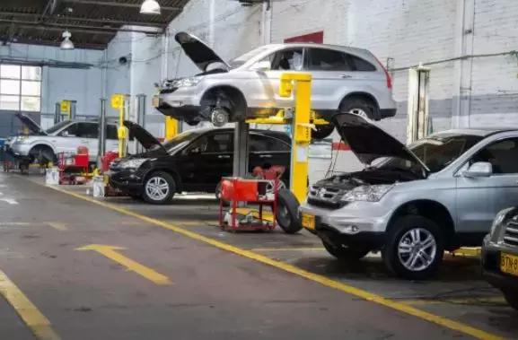 家庭小汽车年检新规出台,10年内仅需上线检测2次,车主迎来三大变化 家庭小汽车年检新规出台,10年内仅需上线检测2次,车主迎来三大变化