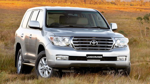 丰田霸道v8陆地巡洋舰多少钱（丰田霸道v8陆地巡洋舰多少钱一辆）