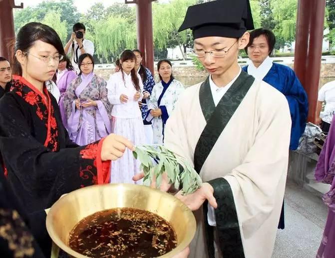 端午节免高速费的吗/端午节免高速费吗贵州