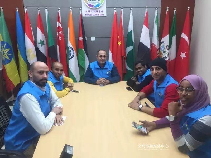 印度1700名儿童因疫情成孤儿/印度103名儿童身亡 印度1700名儿童因疫情成孤儿/印度103名儿童身亡