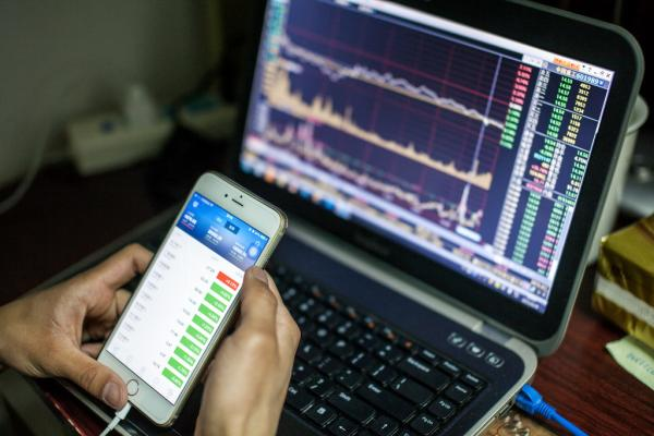 股票手机和电脑显示怎么不一样:手机看股票和电脑看股票有什么不同 股票手机和电脑显示怎么不一样:手机看股票和电脑看股票有什么不同