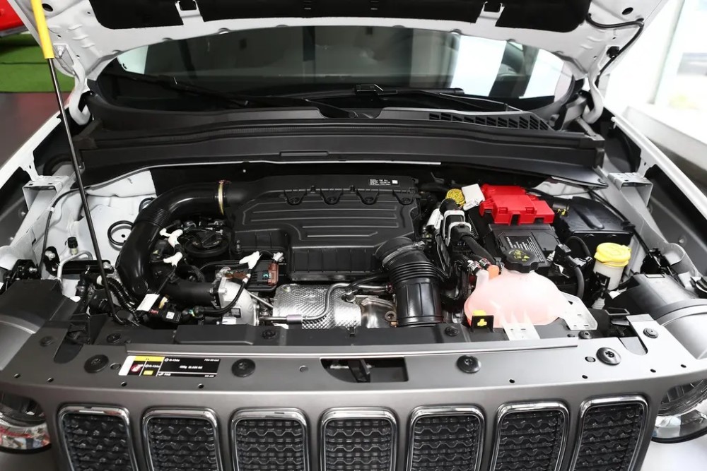 jeep自由侠的优点和缺点是什么（jeep自由侠值得入手吗）