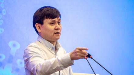 【张文宏称目前全球疫情尚未到高峰的原因/张文宏2021全球疫情“好不到哪也坏不到哪”】