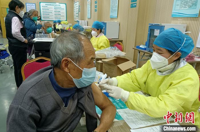 【107岁老人打疫苗新闻,107岁老人打疫苗新闻视频】 【107岁老人打疫苗新闻,107岁老人打疫苗新闻视频】