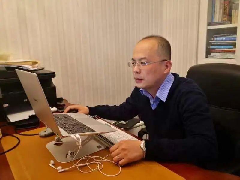 中国将新冠肺炎纳入乙类/我国依法将新冠肺炎纳入乙类传染病