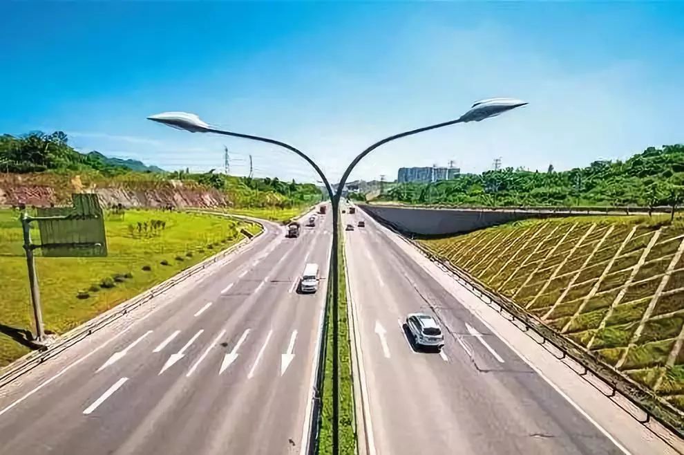 【高速免费是入口还是出口时间为准跨省怎么算,高速免费是从入口算还是从出口算】