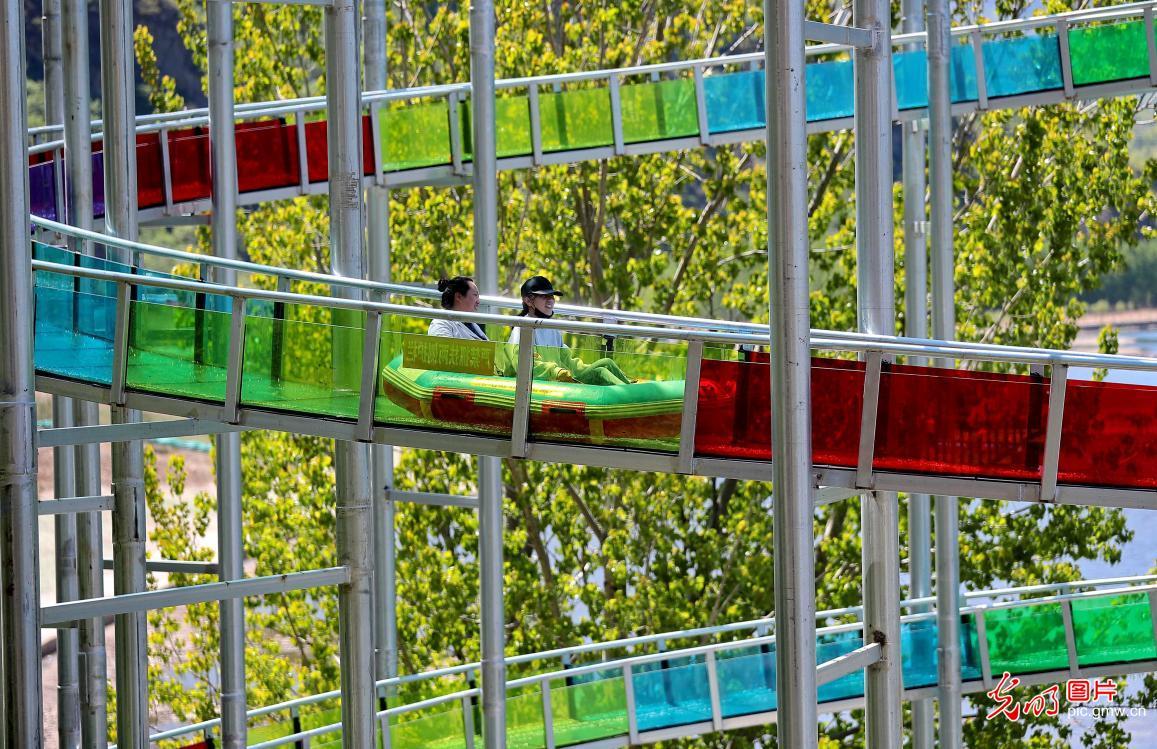 五一放4天假的图片/五一放假四天是法定假日吗