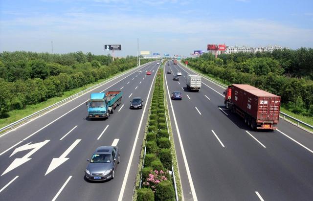 高速公路免费时间是什么时间?（高速公路的免费时间）