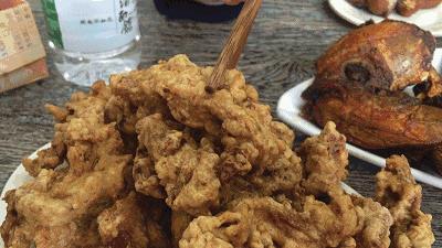 疫情沈阳大爷买鸡架/沈阳大叔 鸡架